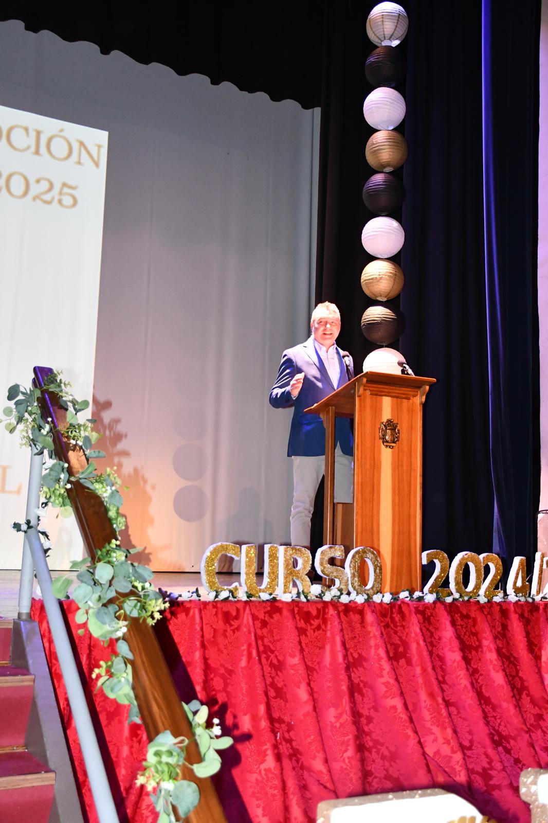 Acto de graduación 2º Bachillerato y 2º CFGM SMR