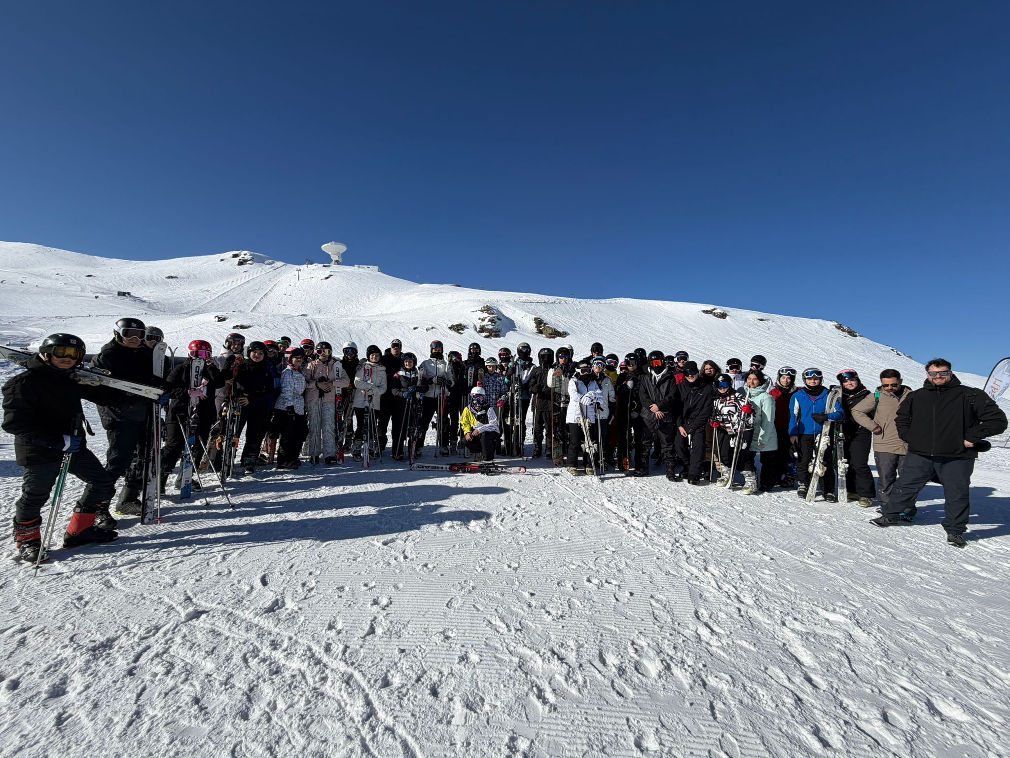 El alumnado de 1º de Bachillerato del IES Estados del Duque disfruta de unas jornadas en Sierra Nevada y Granada El alumnado de 1º de Bachillerato del IES Estados del Duque disfruta de unas jornadas en Sierra Nevada y Granada
