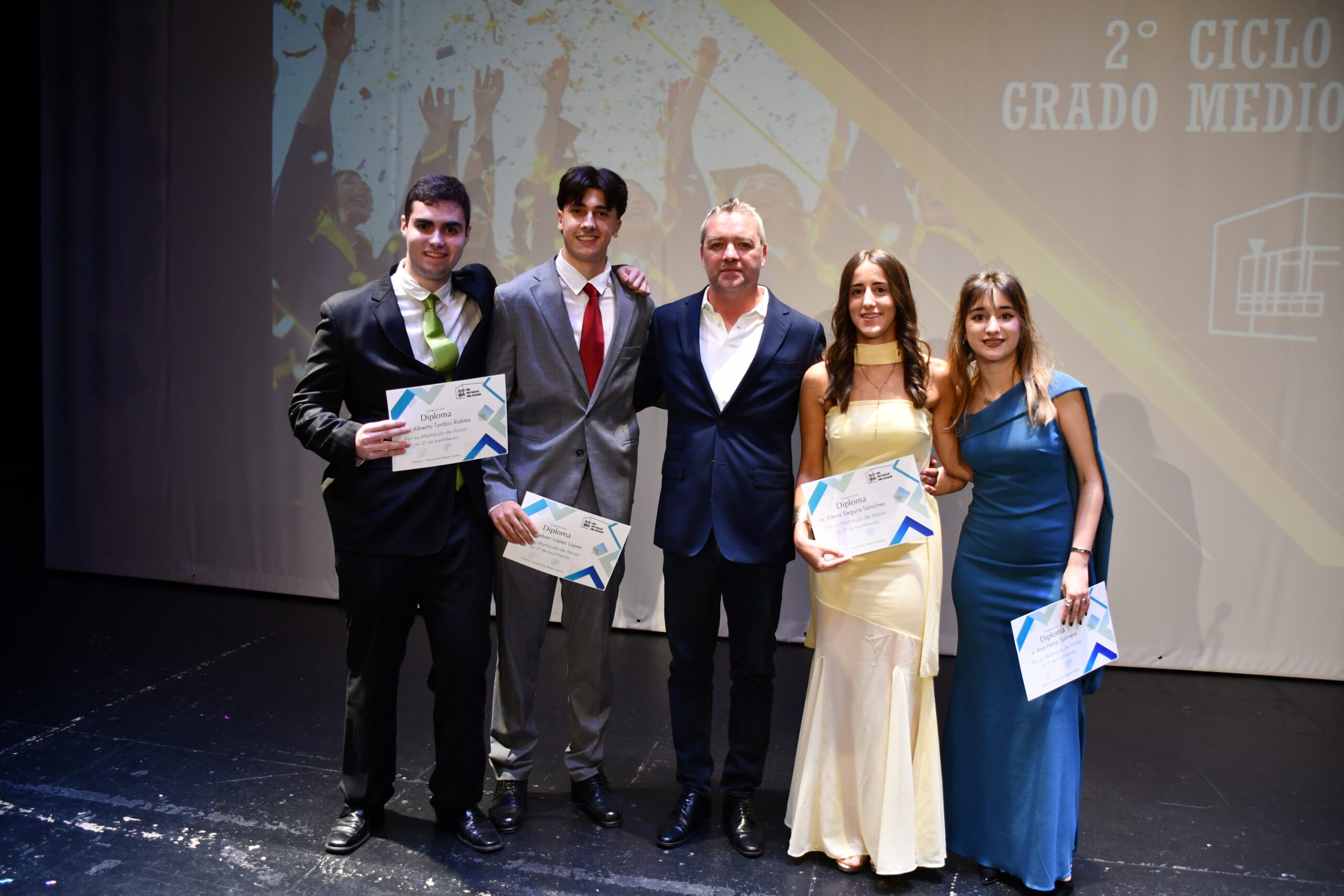 Acto de graduación de 2º de BCH  y 2º SMR